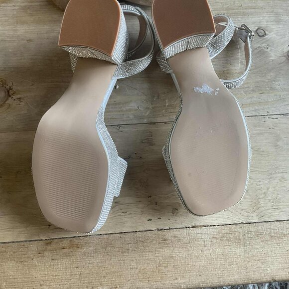 NEW STEVEN MADDEN RHINESTONE HEELS - SIZE: 9 - Picture 5 of 6